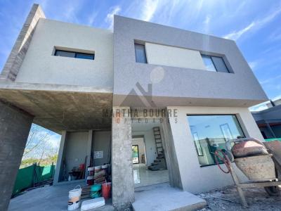 Casa 4 dormitorios en venta en Pilar del Este, Pilar