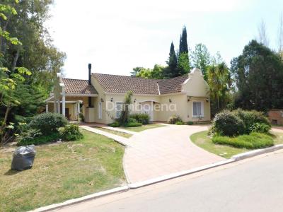 Casa 3 dormitorios en venta en El Resuello, Moreno