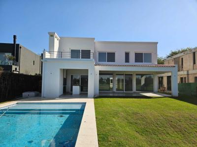 Casa 4 dormitorios en venta en Villanueva, Tigre