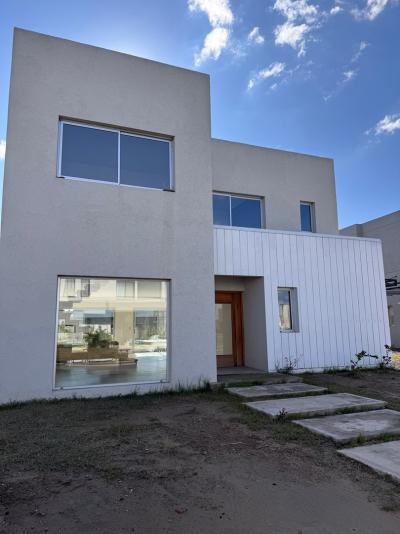 Casa 3 dormitorios en venta en Nordelta, Tigre