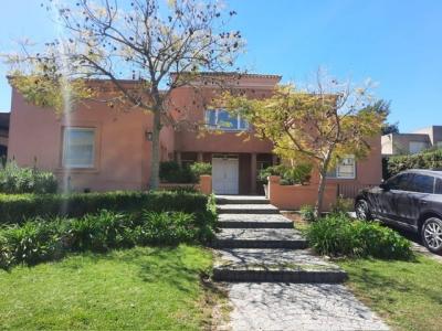 Casa 3 dormitorios en alquiler temporario en Santa Barbara, Tigre