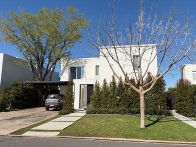 Casa 5 dormitorios en alquiler en General Pacheco, Tigre