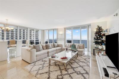 Departamento 3 dormitorios en venta en Hallandale, Miami