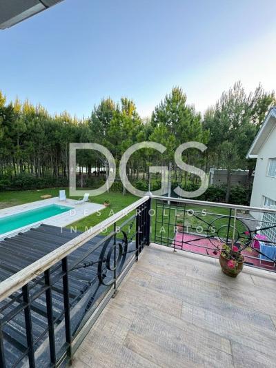 Casa 4 dormitorios en venta en La Herradura, Pinamar