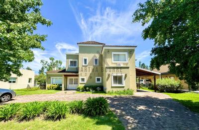 Casa 4 dormitorios en venta en Springdale, Pilar