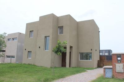 Casa 3 dormitorios en venta en Pilar del Este, Pilar