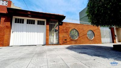 Casa 3 dormitorios en venta en Villa Raffo, Tres de Febrero