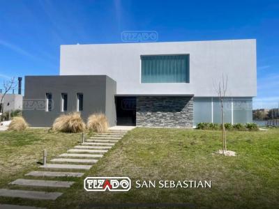 Casa 4 dormitorios en alquiler en San Sebastian, Escobar