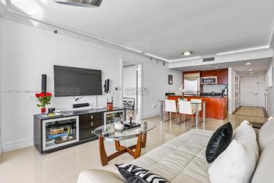 Departamento 2 dormitorios en venta en Hallandale, Miami