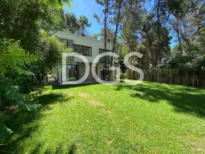 Casa 4 dormitorios en venta en Valeria Del Mar