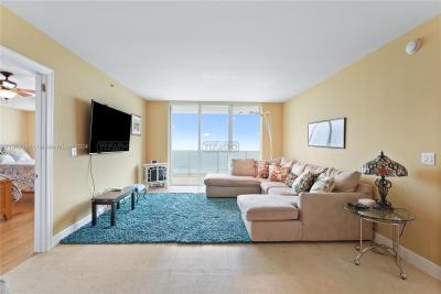 Departamento 3 dormitorios en venta en Hallandale, Miami