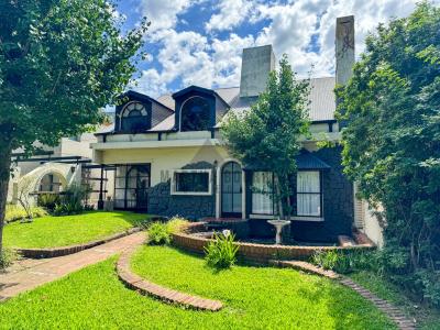 Casa 3 dormitorios en venta en Champagnat, Pilar