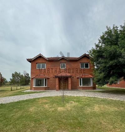 Casa 4 dormitorios en venta en Los Alcanfores, Pilar