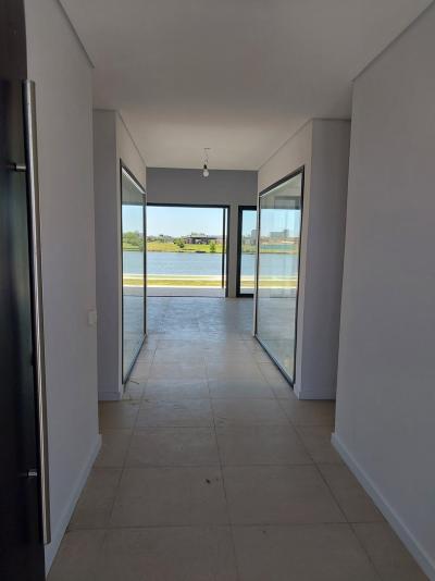 Casa 3 dormitorios en venta en San Sebastian, Escobar