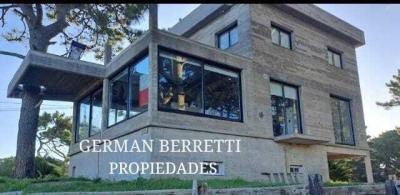 Casa 4 dormitorios en venta en Pinamar