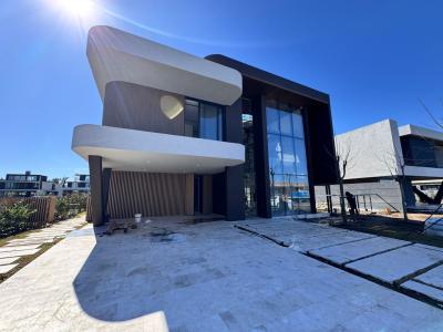 Casa 5 dormitorios en venta en Nordelta, Tigre
