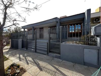 Casa 3 dormitorios en venta en Neuquen Capital, Neuquen