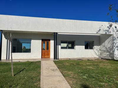 Casa 3 dormitorios en venta en San Sebastian, Escobar
