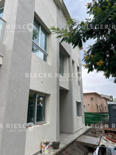 Casa 5 dormitorios en venta en Puertos, Escobar