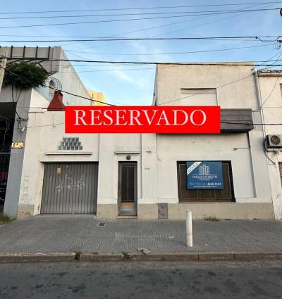 Casa 4 dormitorios en alquiler en Valentin Alsina, Lanus