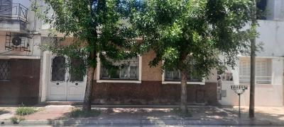 Casa 2 dormitorios en venta en Sarandi, Avellaneda