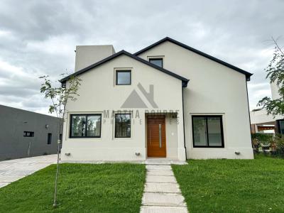 Casa 3 dormitorios en venta en Santo Tomas, Pilar