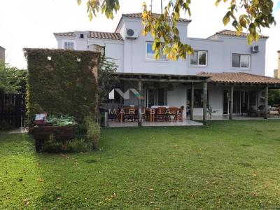 Casa 5 dormitorios en venta en General Pacheco, Tigre
