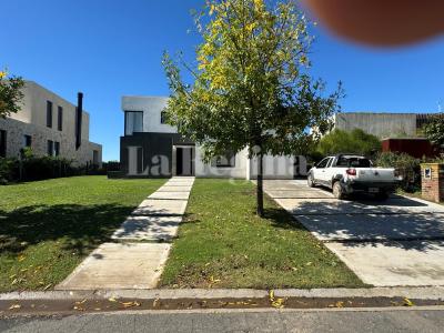 Casa 5 dormitorios en venta en El Canton, Escobar