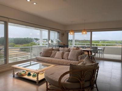 Departamento 3 dormitorios en venta en Costa Esmeralda