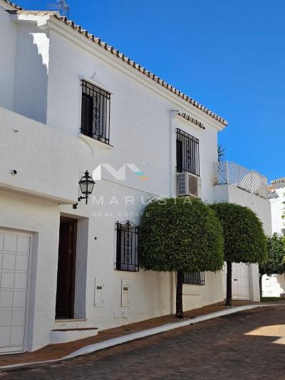 Casa 2 dormitorios en venta en Marbella