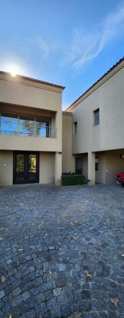 Casa 4 dormitorios en venta en Ayres Del Pilar, Pilar