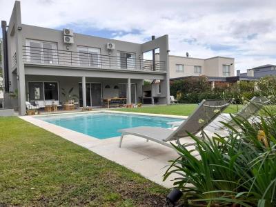 Casa 3 dormitorios en alquiler temporario en General Pacheco, Tigre