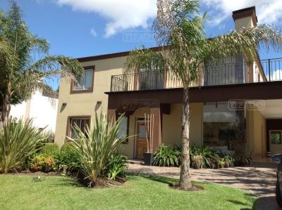 Casa 5 dormitorios en venta en Francisco Álvarez, Moreno