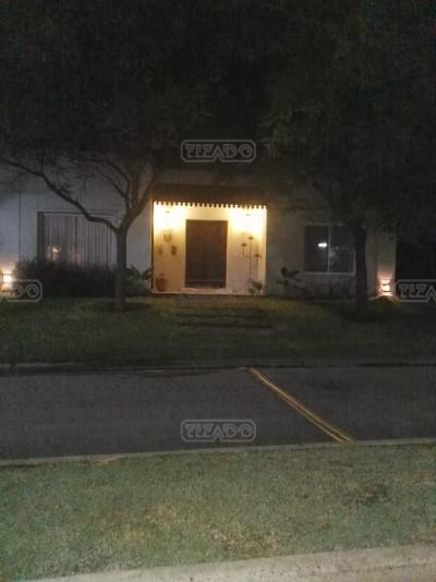 Casa 3 dormitorios en venta en Benavidez, Tigre