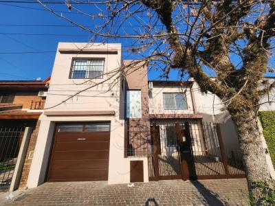 Casa 3 dormitorios en alquiler en Martinez, San Isidro