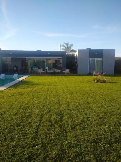 Casa 4 dormitorios en venta en San Sebastian, Escobar