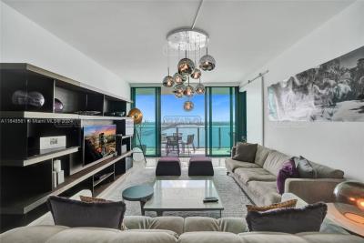 Departamento 3 dormitorios en venta en Miami