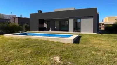 Casa 3 dormitorios en venta en Haras Santa Maria, Escobar