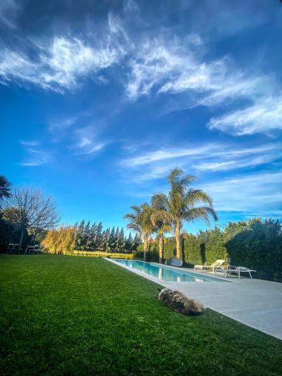 Casa 5 dormitorios en alquiler temporario en Santa Barbara, Tigre