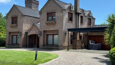 Casa 4 dormitorios en venta en Francisco Álvarez, Moreno