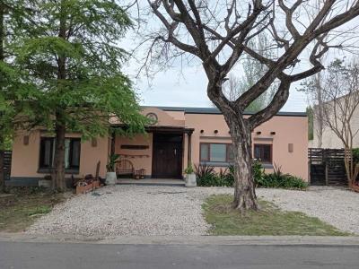 Casa 4 dormitorios en alquiler temporario en Rincon de Milberg, Tigre