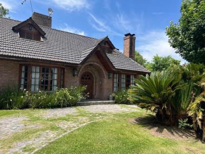 Casa 4 dormitorios en venta en Francisco Álvarez, Moreno