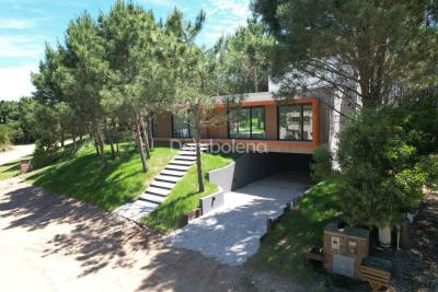 Casa 4 dormitorios en venta en Residencial II, Costa Esmeralda