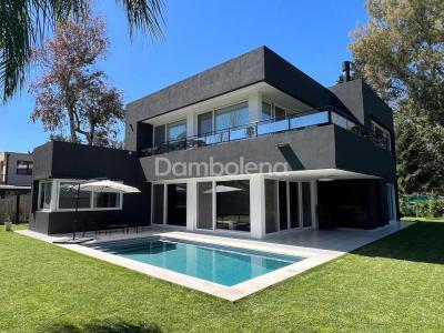 Casa 4 dormitorios en venta en Cardenal del Monte, General Rodriguez