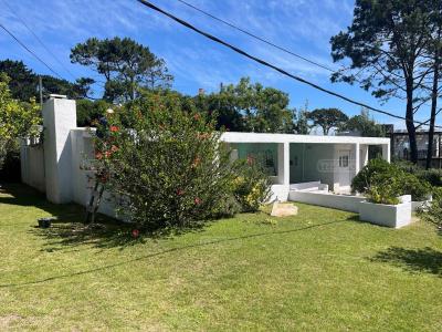 Casa 4 dormitorios en alquiler en Punta del Este, Punta del Este