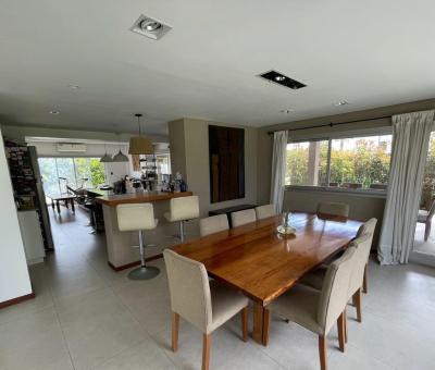 Casa 4 dormitorios en alquiler temporario en General Pacheco, Tigre