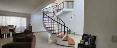 Casa 4 dormitorios en venta en Villanueva, Tigre