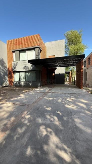 Casa 3 dormitorios en alquiler en Bella Vista, San Miguel