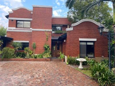 Casa 5 dormitorios en venta en Santa Rita, San Isidro