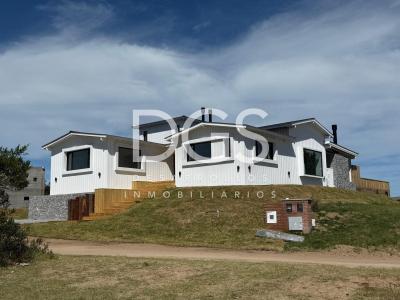 Casa 4 dormitorios en venta en Costa Esmeralda